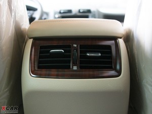 2010款3.0L Royal Saloon 空间座椅