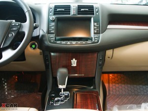 20103.0L Royal Saloon п̨