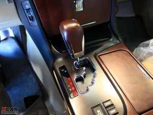 20103.0L Royal Saloon VIP п؅^