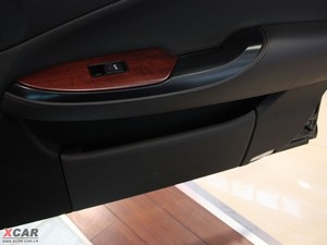 20104.3L Royal Saloon g