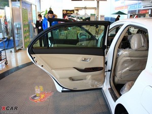 20103.0L Royal Saloon VIP g