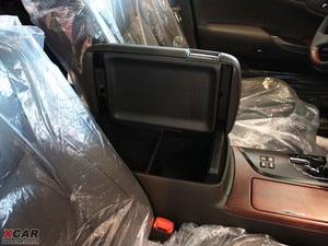 20104.3L Royal Saloon g