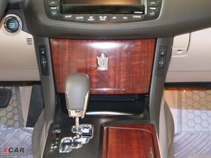 20103.0L Royal Saloon п؅^