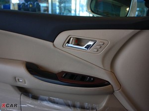 20103.0L Royal Saloon VIP g