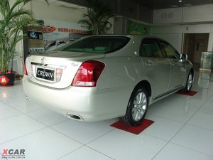 2010款2.5L Royal 真皮导航版 左后45度