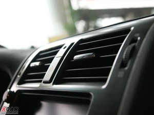 2010款3.0L Royal Saloon 空调出风口