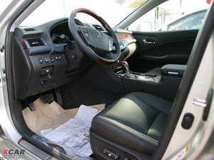 20103.0L Royal Saloon VIP g