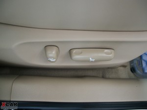 2010款3.0L Royal Saloon 空间座椅