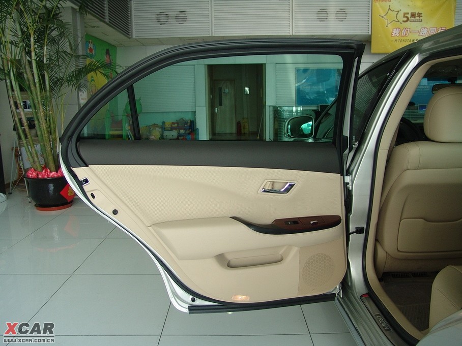 2010ʹ 2.5L Royal Ƥ
