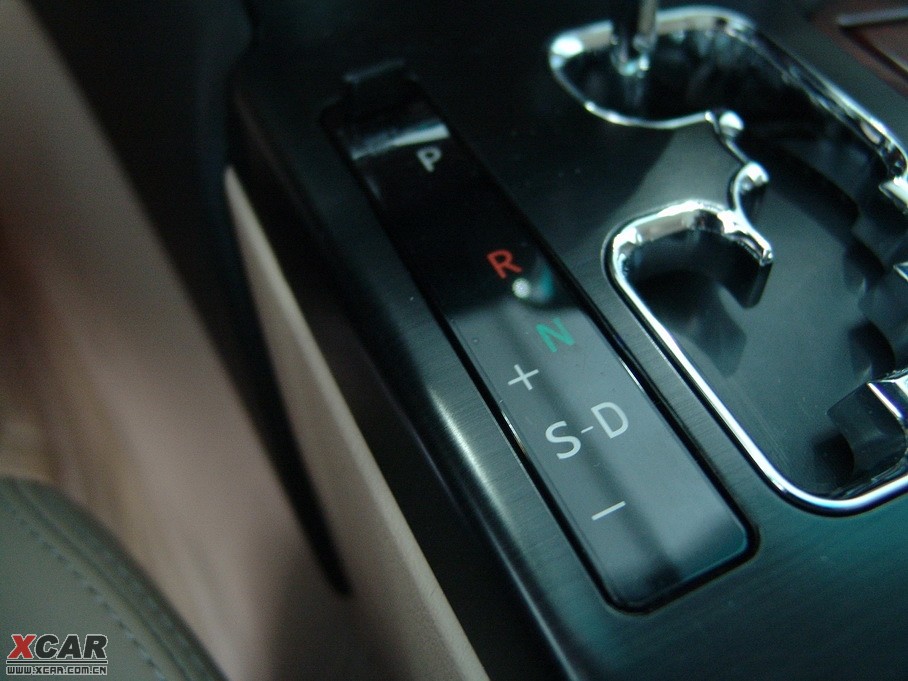 2010ʹ 2.5L Royal Ƥ