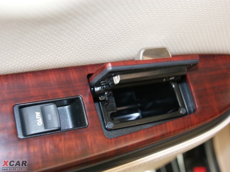 2010ʹ 3.0L Royal Saloon