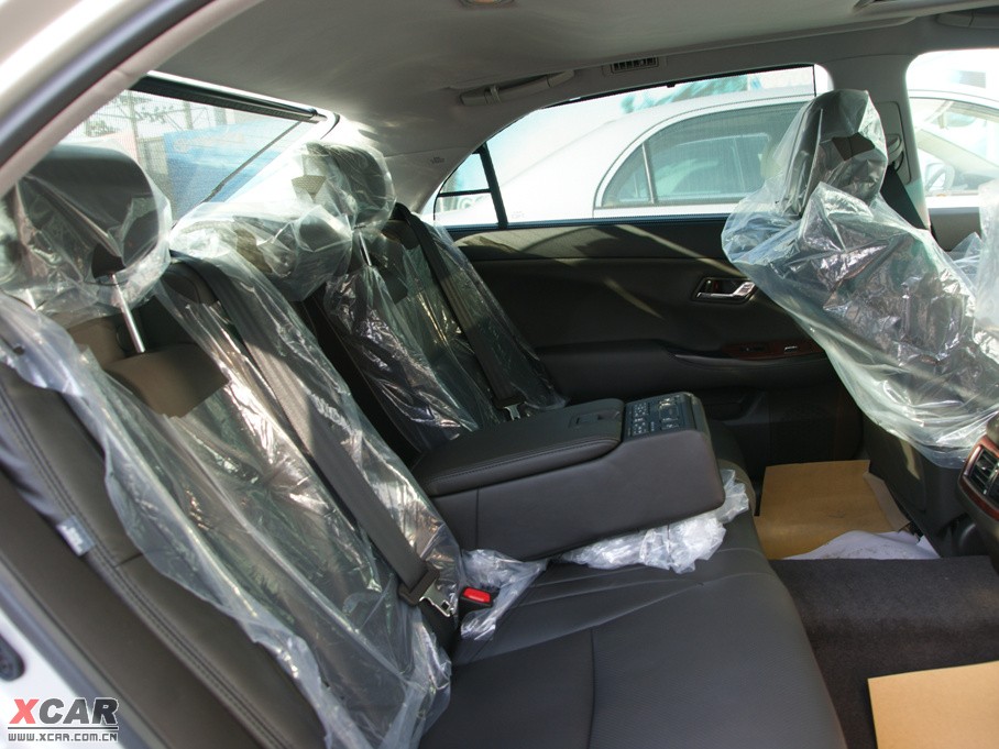 2010��ʹ� 3.0L Royal Saloon VIP