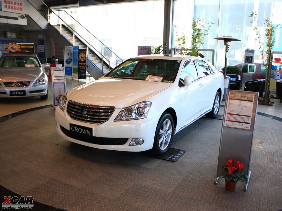 2010��ʹ� 3.0L Royal Saloon VIP