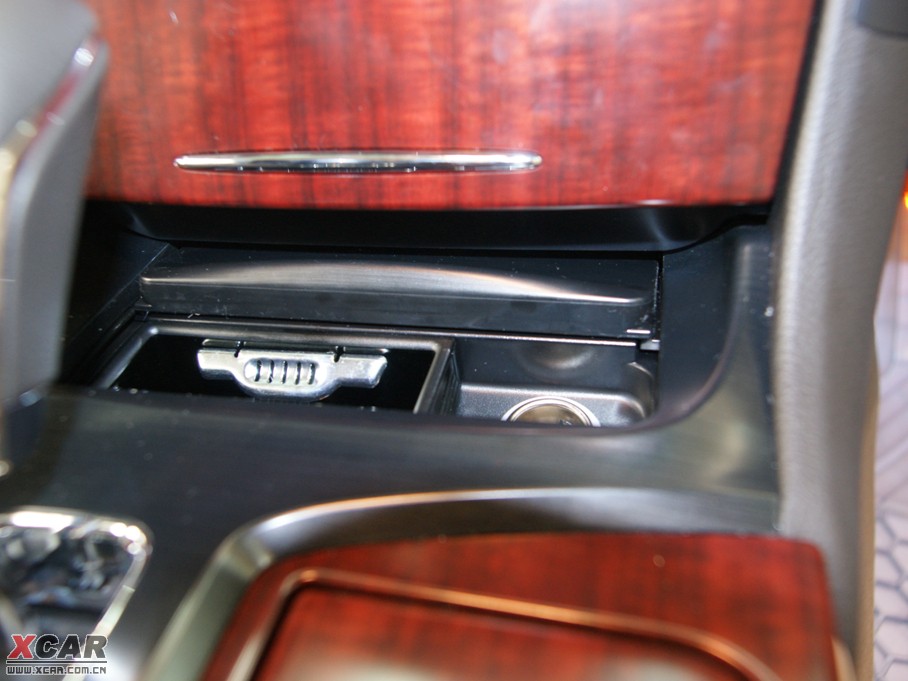 2010ʹ 3.0L Royal Saloon