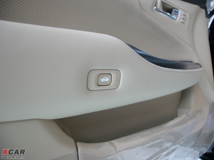 2010ʹ 3.0L Royal Saloon