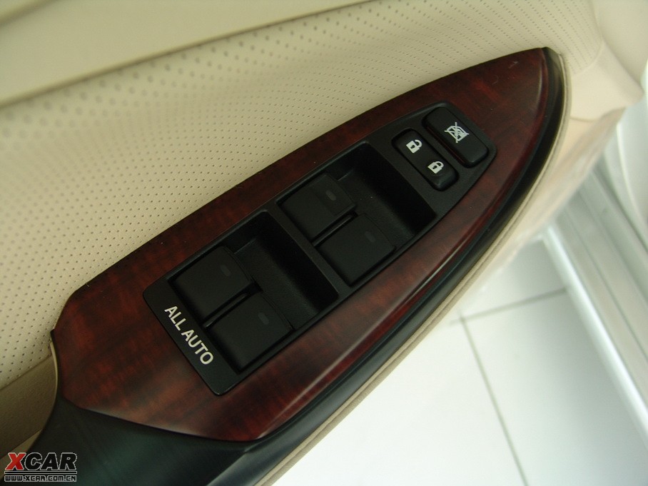 2010ʹ 2.5L Royal Ƥ