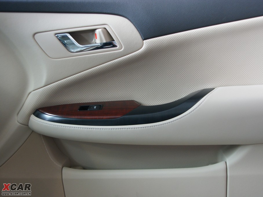 2010ʹ 3.0L Royal Saloon