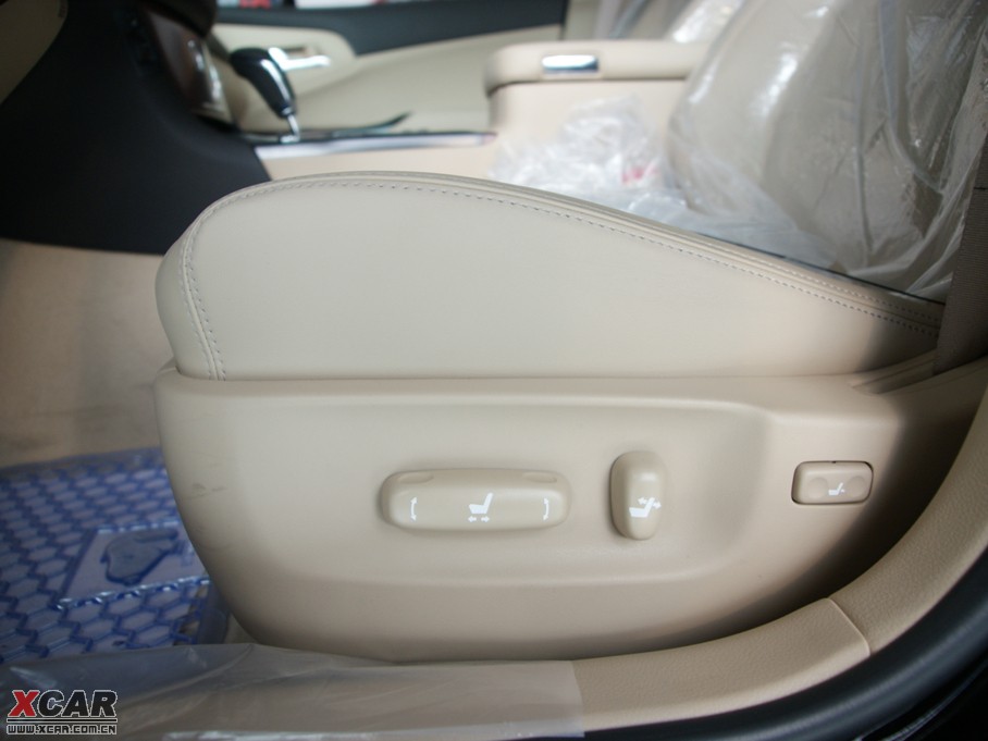 2010ʹ 3.0L Royal Saloon