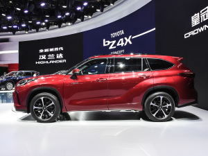 2021款2.5L HEV四驱旗舰版 整体外观