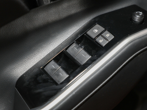 20212.5L HEV򌾫Ӣ п؅^