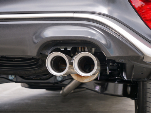 2021款2.5L HEV两驱精英版 排气管