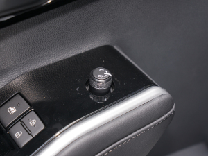 20212.5L HEV򌾫Ӣ п؅^