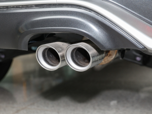 2021款2.5L HEV两驱进取版 排气管