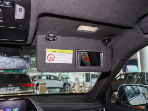 2021款2.5L HEV两驱进取版 遮阳板（右）