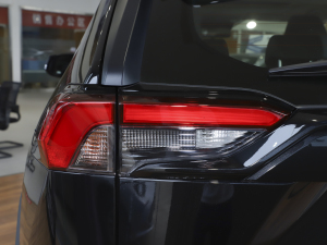 2021p 2.5L CVT򌾫ӢPlus ^