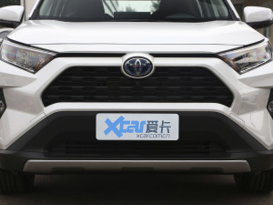 2021款双擎 2.5L CVT两驱精英版 中网