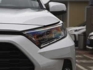 2021款双擎 2.5L CVT两驱精英版 大灯