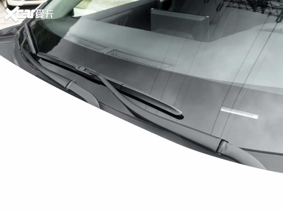 2021款RAV4荣放 2.0L CVT两驱尊贵版