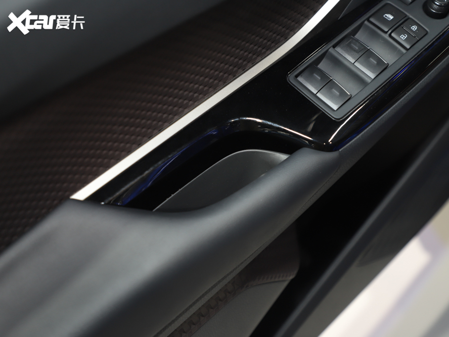 2021ȝIZOAp p 2.0L Ű