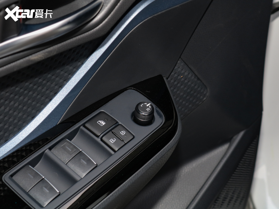 2021ȝIZOAp p 2.0L Y