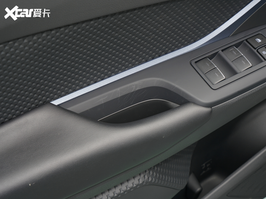 2021ȝIZOAp p 2.0L а