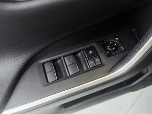 20212.5L 򌾫ӢPro п؅^