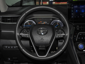2022款双擎 2.5L CVT四驱尊享版 方向盘