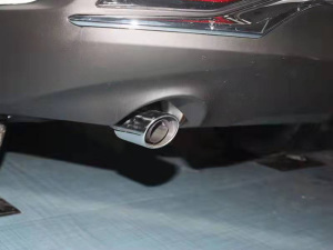 2022款2.0L CVT两驱豪华版 排气管