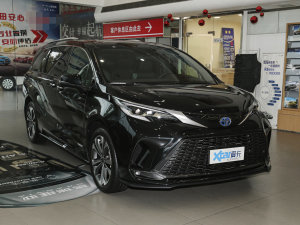 2022款2.5L混动 旗舰版 右前45度