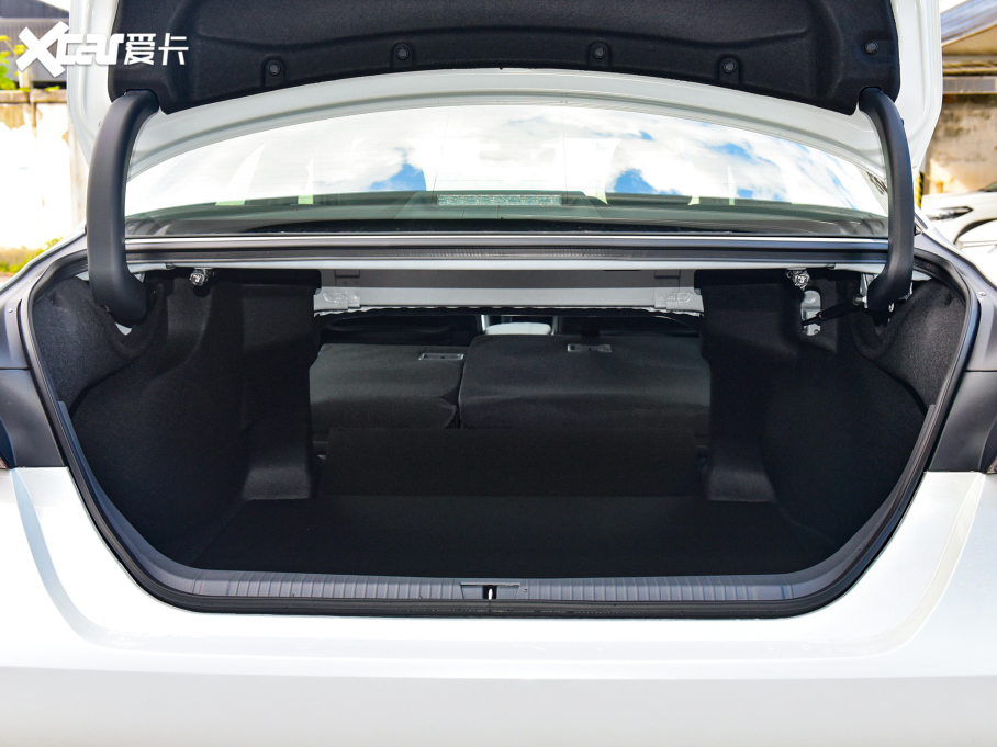 2022 2.5L TouringF