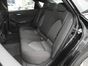 2022款2.0L 进取版 后排座椅