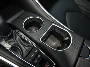 2022款2.5L Touring尊贵版 前排杯架