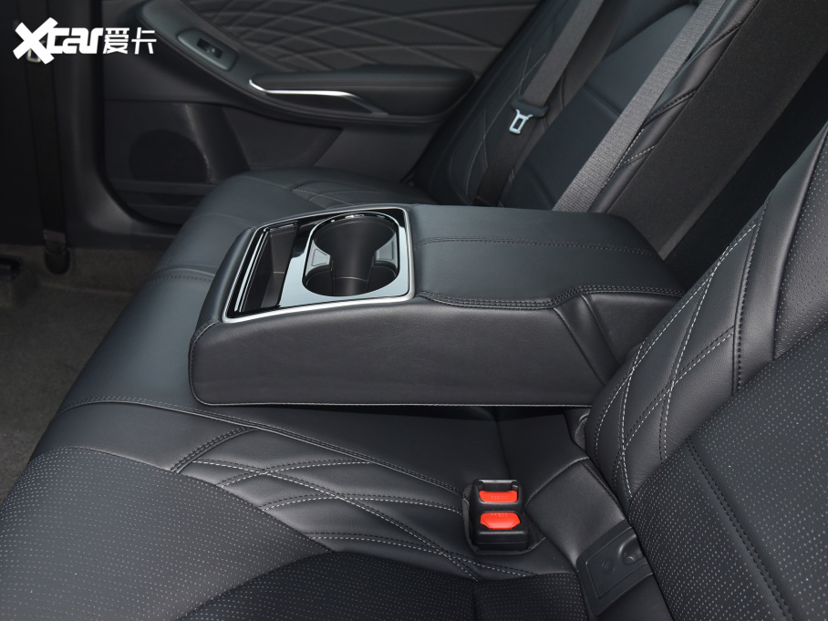 2022p p 2.5L XLEF