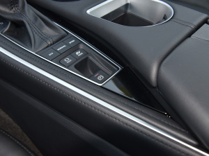 2022p 2.5L XLEF v܇Ƅ