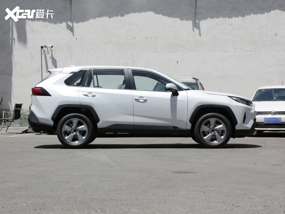 2022RAV4s 2.0L CVTLPlus