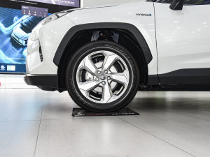 2022款双擎 2.5L CVT两驱精英版 轮圈