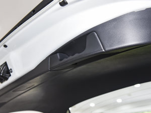 2022款双擎 2.5L CVT两驱精英版 空间座椅