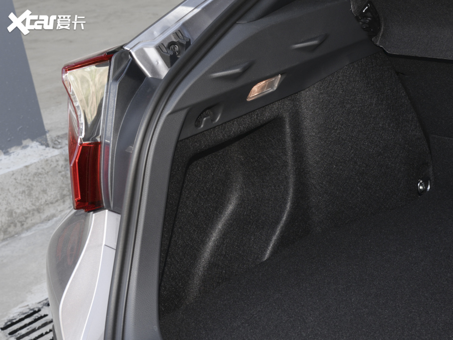 2022���ȝ�IZOA 2.0L ���а�