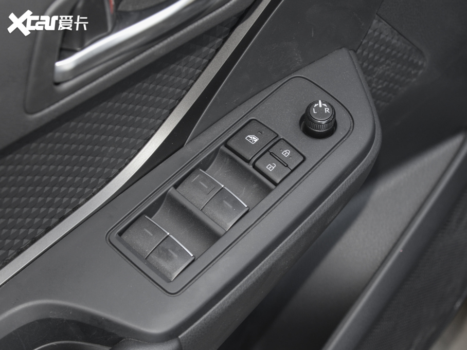 2022���ȝ�IZOA 2.0L ���а�