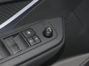 2022p 2.0L а п؅^(q)